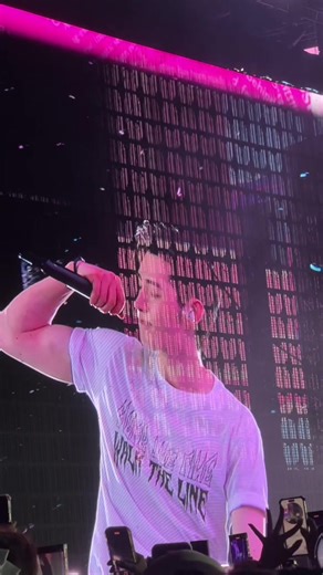 That biceps 🫦 #sunghoon #enhypen #parksunghoon