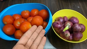 706K views · 5.6K reactions | Useful Kitchen Tips and Tricks in Hindi | Most Important Kitchen Hacks to Clean Diya & Store Tomatoes more tips :https://youtu.be/eowGTESoIik | Delicious Food Daksh | Facebook