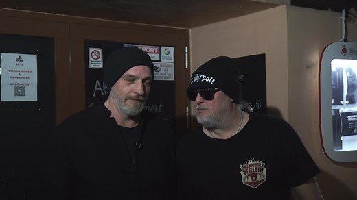 Mein guter Freund Torsten Sträter war bei mir in der Kneipe @zum_hocker, und wir haben sehr lange geredet und gelacht. Schaut um bei meinem Youtubekanal Comedykation vorbei und gönnt euch diese Folge. Es war der knaller #comedykation | Markus Krebs