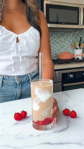 Arisha Ladhani on Instagram: "welcome to my new series, healthy spring recipes! 🌸 every episode I’ll be sharing easy, delicious and healthier spring themed recipes that you can enjoy all season long 🌿 today we’re making the iconic Hailey Bieber Erewhon smoothie! 🍓 this smoothie is packed with skin boosting ingredients and basically tastes like a creamy strawberry milkshake ✨🤌🏼 recipe is below or comment “smoothie” and I’ll DM you the full recipe + extra tips! Ingredients: 1c frozen strawber