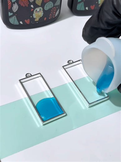 Resin earrings.Resin jewelries, uv resin🌊 #uvresin #resinearrings #resinjewelry #resinauv #SANAAA