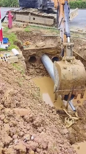 China Wonders on Instagram: "No matter if it's work on the surface or underground, excavators are really handy helpers! #Chinawonders #efficiency #excavators #underground #Chinaspeed #wow #interesting #share Cr: Rednote 2297794585"