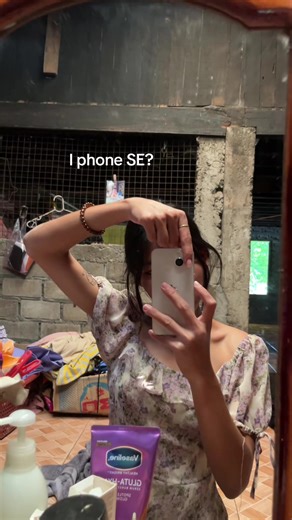 iPhone SE vs iPhone 13: Which Should You Choose?