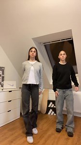 Danse avec Efs Bete et des jumelles