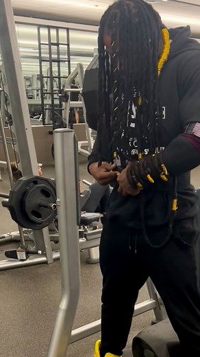 Christopher “The Dream” Dorn | Unfamiliar becomes familiar⚒️ #gym #shoulderstrength #workout #shoulderworkout #workout #strength #explore #fitnessjourney #trainharder... | Instagram