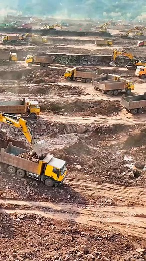 90K views · 895 reactions | Huawei car factory under construction Hundreds of diggers work at a busy #construction site for the #Huawei Seres electric #car factory in Chongqing. | WE ARE CHINA | Facebook