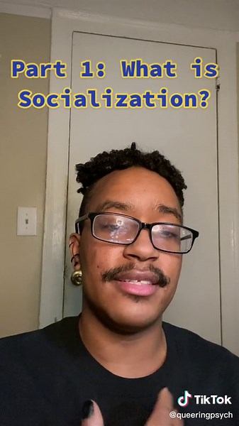 Explaining the basics of #socialization. Look out for part 2 covering why understanding and unlearning socialization is so important for #healing and #community work #mentalhealth #psych #psychology #psychotherapy #queeringpsych #queeringpsychology #mhc4oc #sexualpreferences #oppression #systemicoppression #fyp #therapy #therapytiktok #therapistsontiktok #blacktherapistoftiktok #blacktherapist