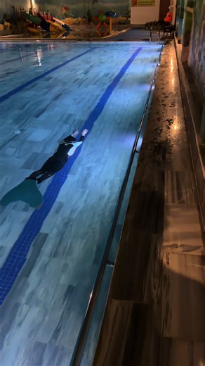 Test khả năng bơi đua của đuôi cá monofin Tiutac với Mahia, thật bất ngờ khi biết thầy Tiun sản xuất đuôi tiên cá xịn rẻ nhất thế giới @TIUTAC #hocboi #dayboi #tienca #nguoica