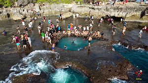 Beach is Waving! at Cabongaoan Beach & Depth/Death Pool Burgos, Pangasinan Music by TROPAVIBES ❤ https://www.youtube.com/watch?v=TMM-aZwGlyk Places to Explore in Burgos Pangasinan -Cabongaoan beach -Goldish Sand -Death/Depht Pool -Mary Hill | Bobsy
