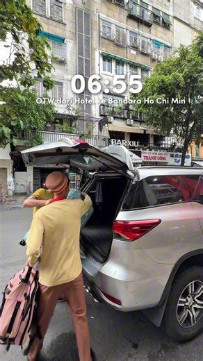 First time trying fast track immigration in Ho Chi Minh City… and honestly it saved me so much time 😭✈️ Aku beli lewat Klook dan pas sampai bandara langsung dilewatin jalur khusus. Nggak perlu ngantri panjang sama sekali. Super helpful kalau lagi kejar waktu atau lagi capek habis flight! Highly recommend kalau ke HCM dan nggak mau buang waktu di imigrasi ✨ #HoChiMinhCity #VietnamTravel #SGNAirport #FastTrackImmigration #TravelHack