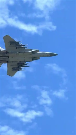 BREAKING: 🇺🇸🇮🇷 Trump signals hit-and-leave strategy in Iran.Donald Trump says the U.S. will be “out of Iran pretty quickly”, but warned Washington could return for targeted strikes if needed.He claims Iran is now “incapable” of building nuclear weapons:They won’t have a nuclear weapon… and then I’ll leave… and if we have to, we’ll come back.A clear message: withdraw fast, strike again if required.