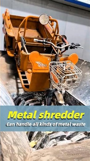 Metal Shredder Crushes Car Bodies with Ease, Turning Wrecks into Scrap #metalshredder #metalcrusher