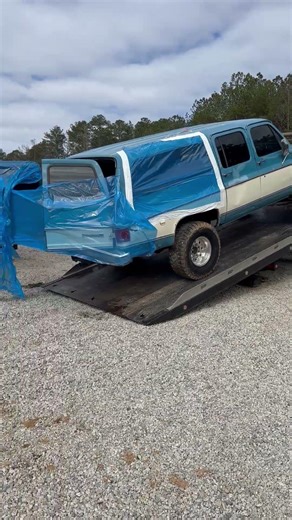 The projects are stacking up over here! 2026 is going to be fun #newbernsgarage #firebird #suburban