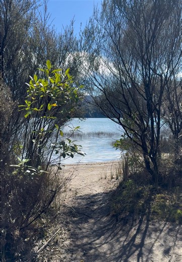 🌿 Lake Rotopounamu | Water Vortex of the Earth 💧 Tucked deep within Tongariro National Park lies Lake Rotopounamu — a place of stillness, reflection, and quiet power. Known by some spiritual traditions as an Earth water vortex, this emerald lake is believed to sit on ancient ley lines, connected to sacred sites across the globe. It is said that four vortexes govern the Earth’s four elements — natural energy centres where intention, ritual, and presence can support healing for the land and for 
