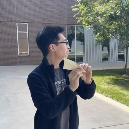 The Cheetah, World Record Distance Paper Plane Demo