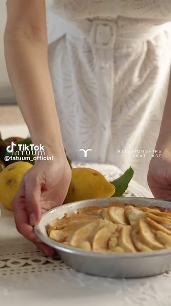 This is a story about closeness that takes on new meaning over time. Odkryj opowieść o bliskości, która z czasem zyskuje nowe znaczenie. #tatuum #springoutfits #spring