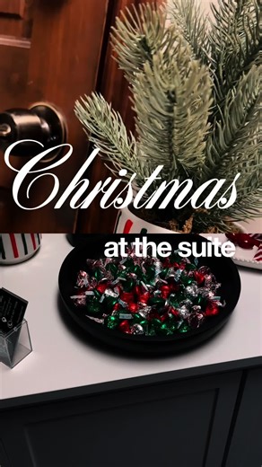 Christmas Decor Ideas for Your Nail Suite