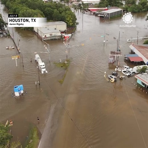252K views · 3K reactions | Drone footage captured by storm chaser Aaron Rigsby shows the extent of flash flooding in Houston caused by Tropical Storm Beryl, with dozens of vehicles stranded. | AccuWeather | Facebook