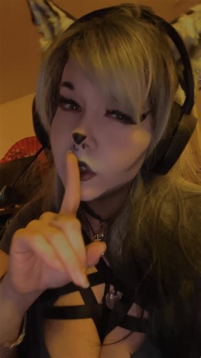 good morninggg here's a funny lil video. Loona doesn't listen to anyone #goth #loona #fyp