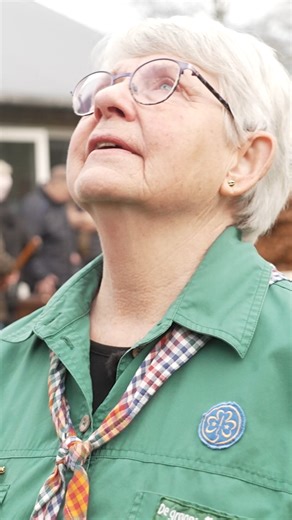 64K views · 876 reactions | Siden hun var en lille pige, har Anne-Grete Hansen med stolthed iført sig den grønne pigespejderuniform: https://www.tv2fyn.dk/nordfyn/anne-grete-fejrer-70-ars-jubilaeum-som-pigespejder-14785 | TV 2 Fyn | Facebook