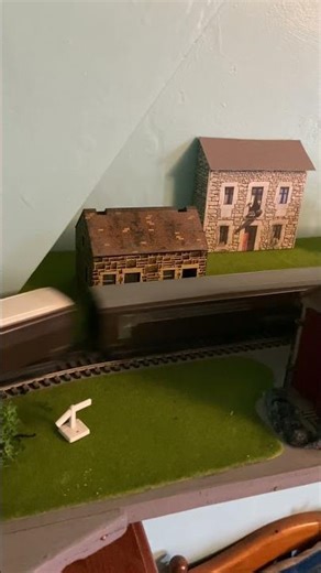 WonterRail - Model Railway: GWR County Class 4-4-0 No. 3826 'County of Flint' on a Siphons/GUV Train