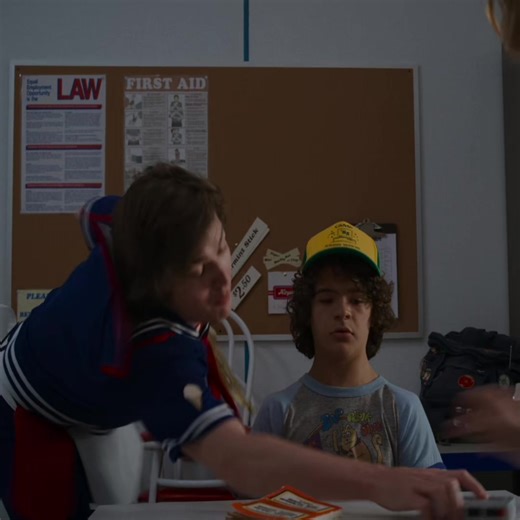 Idiot!!! #steveharrington #dustinhenderson #strangerthings #fyp #explore