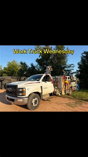🚚💪 #WorkTruckWednesday means it’s time to shine a spotlight on the hardest-working rigs on the road! From service trucks to shop techs, our team keeps fleets rolling strong across South Alabama. 🔧🛞💥 Proudly serving Whatley & Calvert with 4 fully equipped service trucks — ready when you need us! 👨‍🔧⚙️ #WorkTruckWednesday #SmithEnterprisesTire #FleetService #TireShop #MobileService #TruckLife #TireLife #AlabamaBusiness #SupportLocal #WhatleyAL #CalvertAL #HeavyDuty #DieselTrucks #OnTheJob #