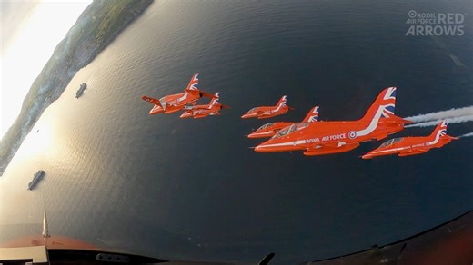 307K views · 5.1K reactions | Looping and rolling for the Isle of Man TT Races - great venue for yesterday’s display there. #RedArrows | #IsleofMan | #IoM | #TT | #TTRaces | #TT25 | #IoMTT | RAF Red Arrows | Facebook