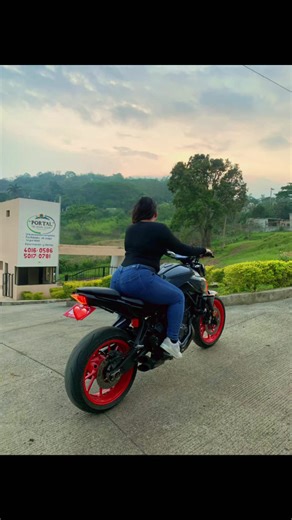 Yamaha MT-07 Viral Motorcycle Stunts