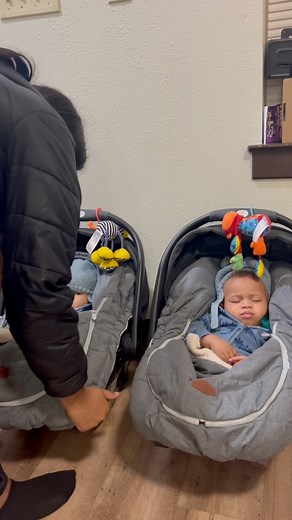 My night routines aren’t always the same, some nights I do nothing and some nights I have plenty to do🤣. As a twin mom life never stops💯 #nightroutine #twins #familyofthree #contentcreator #momlife #twinmom #boys #mompreneur #reelsfb23 #explorereels #2under2 Pampers Latino USA Amazon.com Fisher-Price | Keepingupwiththeparkss