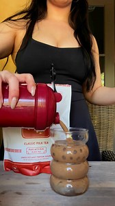 Classic Milk Tea Boba Protein Lychee Popping Pearls Our Classic Milk Tea Boba Protein tastes exactly like your favorite creamy milk tea, but with 26g of Grass-Fed Whey Isolate protein and only 131 calories per scoop. 🫖 Made with real Assam black tea 🧋 Lychee Popping Pearls made from seaweed extract 🌿 100% plant-based 🚫 0 added sugar, no artificial ingredients ⚡ Smooth, guilt-free fuel for your body and your cravings Swap your sugary bubble tea for something that actually supports your health