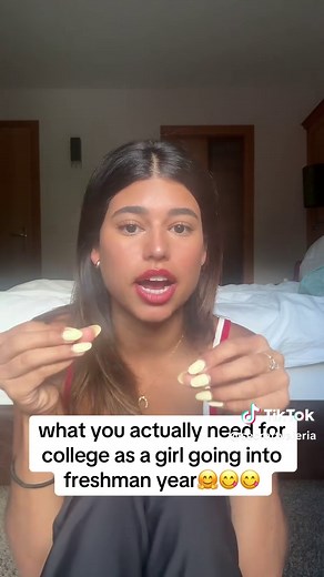 Essential Freshman Year College Advice for Girls