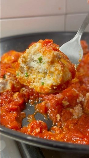 Polpette di ricotta al sugo!! ✨🍅 #ricettafacile