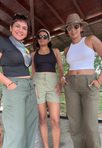 Back in the hood with my gangster ladies ! @Yasassy @Dimithri Cooray