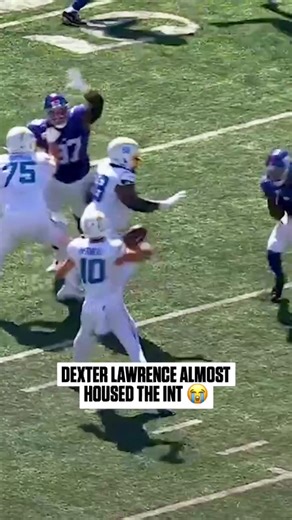 3.5M views · 84K reactions | Snagged the INT on the line  LACvsNYG on CBS/Paramount+ watch.nfl.com | NFL | Facebook