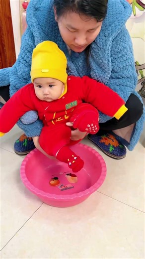 Baby Potty Training Toilet for Safe and Easy Toilet Training #babyessentials #babygear