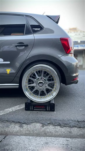 Explore Stylish 17-Inch Rims and Tyres at Autostyle