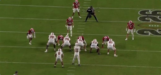 D'Angelo Ponds (5-8 182LBS) meets Markel Bell (6-7 346 LBS)164 LBS difference and nearly 1 ft...