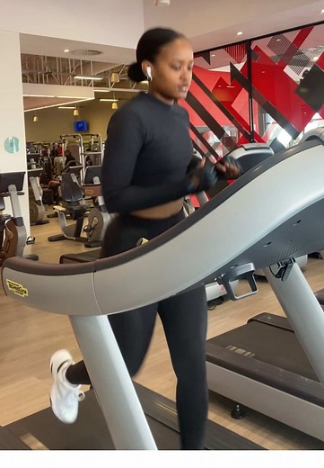 My weekly workout routine🔋. I split the exercises throughout the week #fitspo #fitnessmotivation #fypp #workoutroutine #tamiapiett