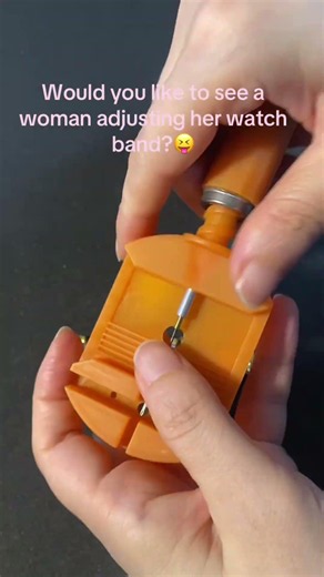 How to adjust your watch band? See? It’s so easy!😝 #coolwatch #watchfit #watchesandwonders #watch