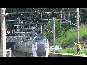 【E353系特急あずさ】ミュージックホーンと警笛【みどり湖駅】高速通過で轟音とアーク放電‼