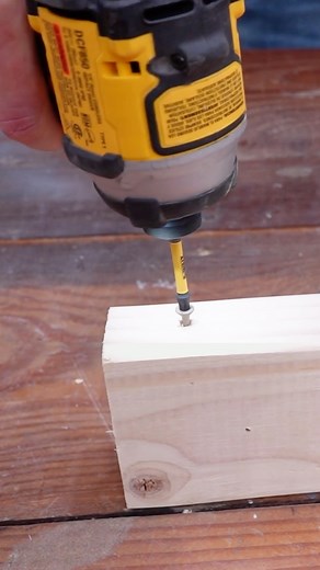 Tips and tricks! Not all Impact Drivers are the same... #tipsandtricks #shoptips #impactdrivers #woodworking #woodworkingtips #beginnerwoodworking #tips #diy #build #didyouknow #quicktips #checkthisout #powertools #dewalt #screwdriver #teach #learn #letsgo #maker #diyproject #build #wood #powertools | Matthew Peech Woodworking And DIY
