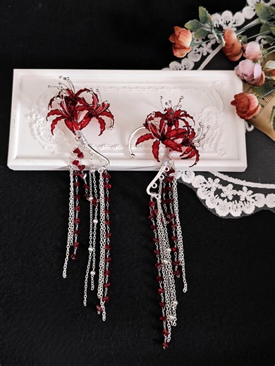 Red Spider Lily Resin Ear Cuff, Gothic Floral Statement Ear Wrap, Anime Cosplay Jewelry - Etsy