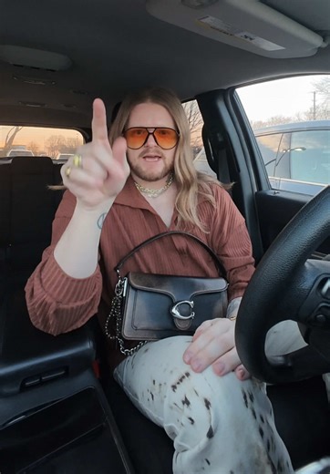 This is your sign to start posting 🖤📲