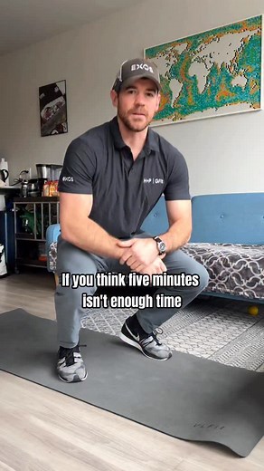 5 minutes is all you need to start building a stronger, more stable core for golf Your core isn’t just about looking good. It’s a power source and your brake system. This 5 minute routine trains all the main jobs your core has in the golf swing Start training your core and you’ll notice improved speed, control, posture, and stability When these are strong, you create more power and waste less energy through impact. Nod to @_mickmoves for the format of this video Save this and send to a golfer wh