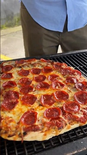 Grilling pizza 101 🍕