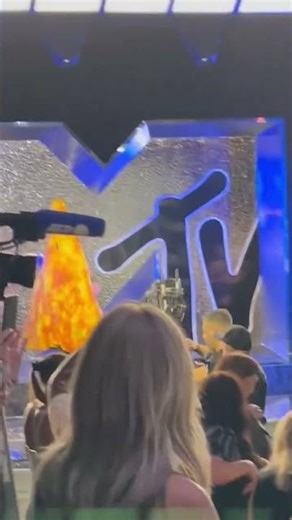 Chippy’s Grand Entrance at the MTV VMAs 2024!