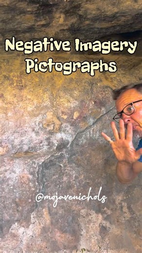 Rare treat—negative imagery pictograph! #mojavenichols #nativeamericanhistory #rockart #pictograph
