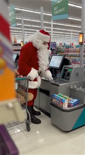Santa vs Self-Checkout Machine | Unexpected Item😂Phone Video #santaclaus #christmasfun #holidayhumor