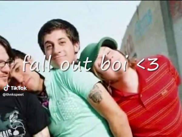 Yes it’s supposed to be bad btw 😳#windowsmoviemaker#falloutboy | fall out boy